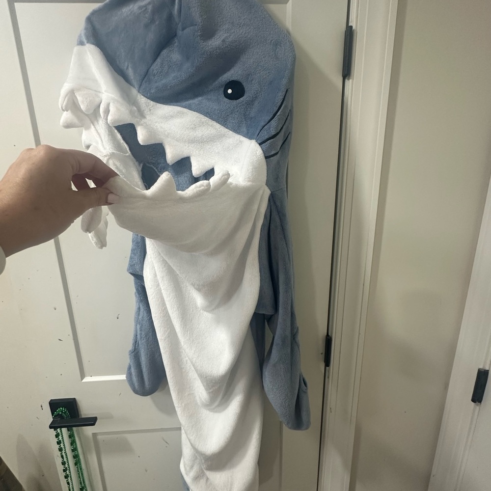 Shark Hooded Blanket in Blue and White